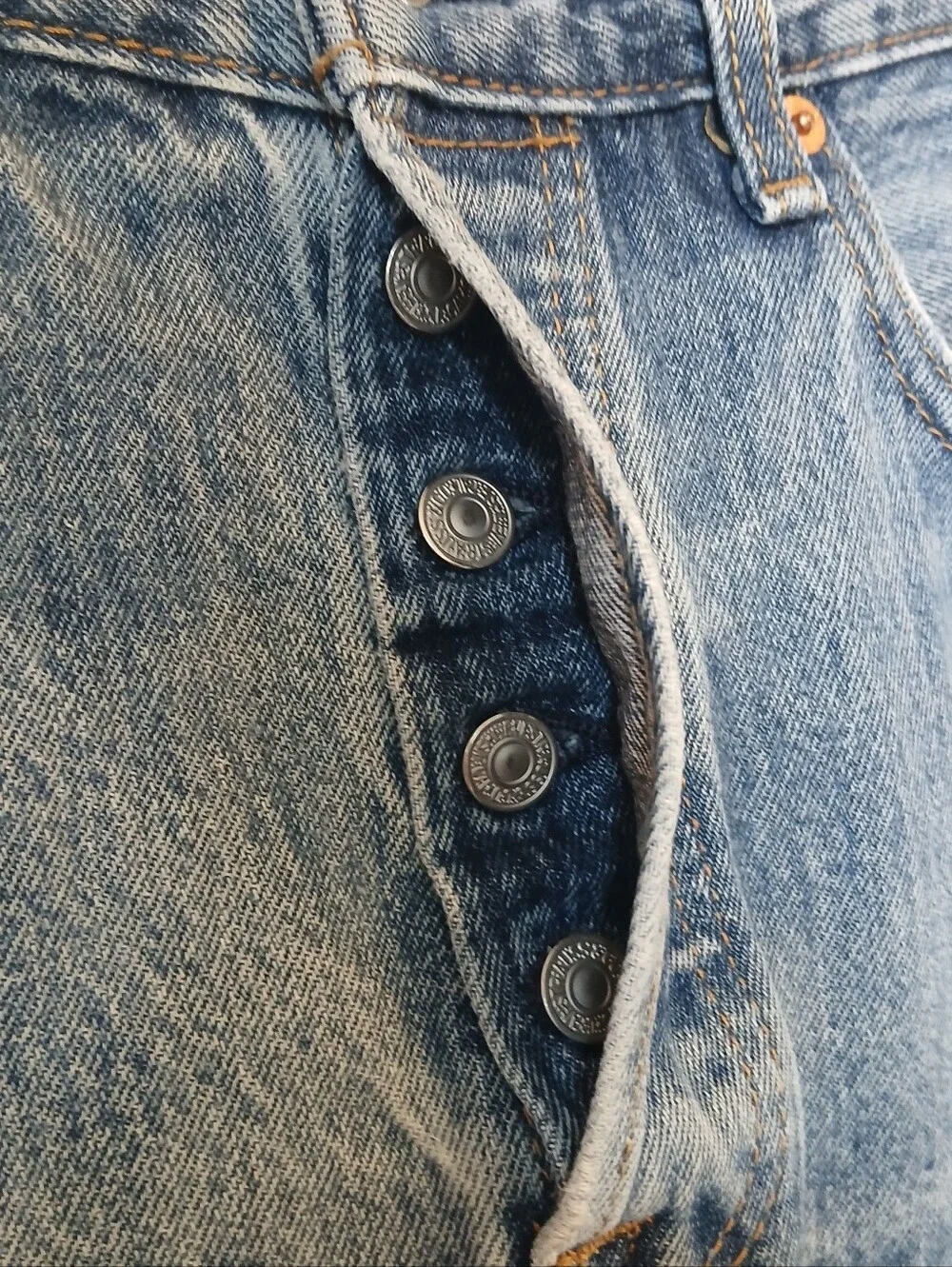 Levi's 501 Denim Jeans 32 X 34 Mens Blue Lighter Wash Worn Button Fly